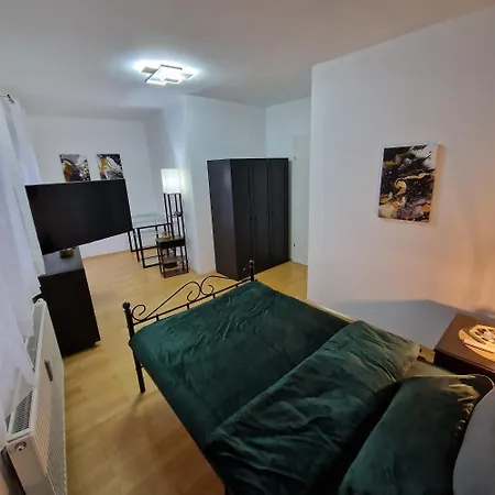 Grazer & Free Parking